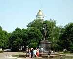 Вид  купола Покровского собора со стороны памятника А.В.Суворова.